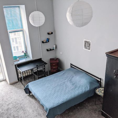 Entire 2-Bedroom Authentic Flat Киев Екстериор снимка