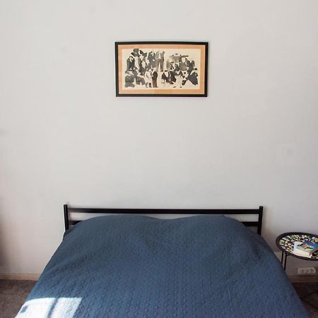 Entire 2-Bedroom Authentic Flat Киев Екстериор снимка
